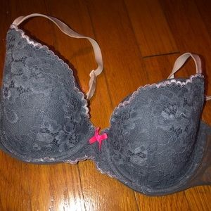 Victoria’s Secret 32D Bra